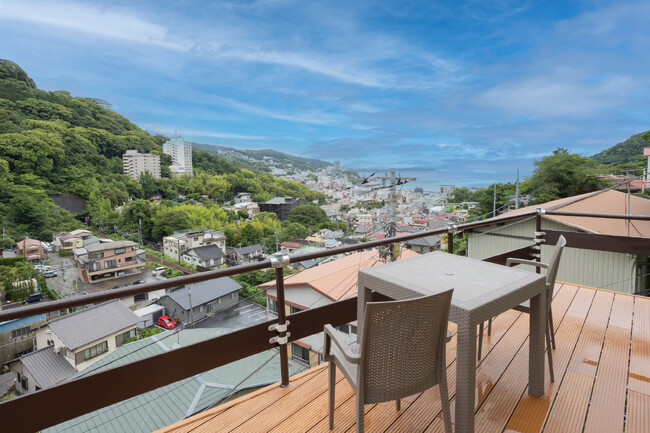 熱海の奥座敷・紅葉ガ丘に一棟貸しヴィラ「nest Olive Atami」が10月1日グランドオープン