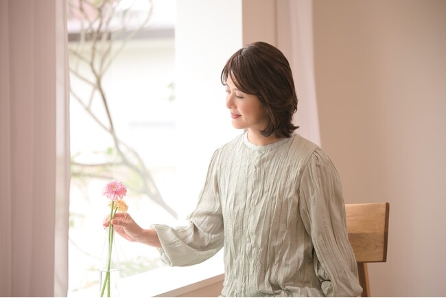 【既製品ウィッグブランド ジュリア・オージェ】コンパクトサイズのピンでとめないウィッグ『Touch de ChouChou（タッチ デ シュシュ）』が「ショップチャンネル」に初登場！