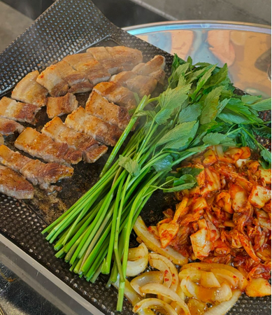 生のアグー豚を使用した生サムギョプサル専門店『시간（シガン）』2号店（東桜店）が2024年10月7日にオープン＜地下鉄高岳駅から徒歩6分＞店内ウォールアートもインパクト大！オープニングキャンペーンあり