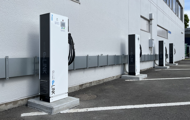 椿本チエインとテス・エンジニアリングとの共同実証実験を開始　V2X対応充放電装置「eLINK」と通勤用EVを活用したエネルギーマネジメントシステムによりCO2排出量削減