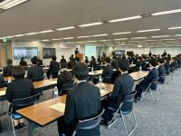 アイリスグループ 2025年度大卒(※1)新卒入社社員内定式を実施