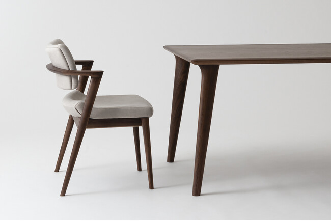 飛騨の家具フェスティバルにてダイニングテーブルなど新作を発表、ものを永く使う豊かさを提案する【森の環 HIDA FACTORY STORE】も同時オープン