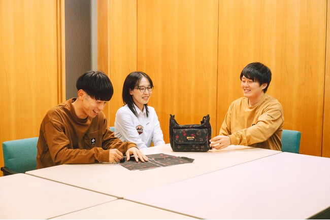 【ふるさと納税】上川町×コロンビアがコラボ返礼品を開発 上川町らしさがぎっしり詰まった完全オリジナルの「Peggy Rock Shoulder Bag」 2024年10月9日より数量限定で受付開始