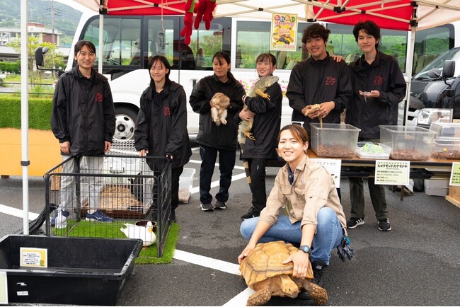日本で唯一!動物園予備校の 動物に見て・触れて・買える学園祭開催!