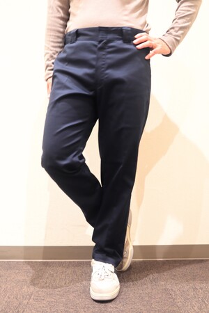 ワークウエアブランド「Dickies(R)（ディッキーズ）」別注企画　洋服の青山らしくアップデートしたワークパンツを発売