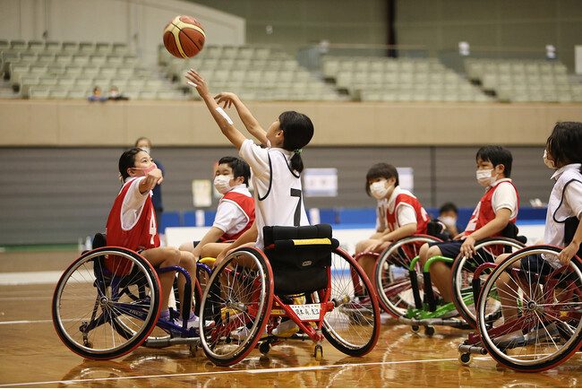 モリサワ 第19回北九州市小学生車いすバスケットボール大会に協賛、大会PRイベント「イオン de パラスポ in 北九州」を10月20日に実施