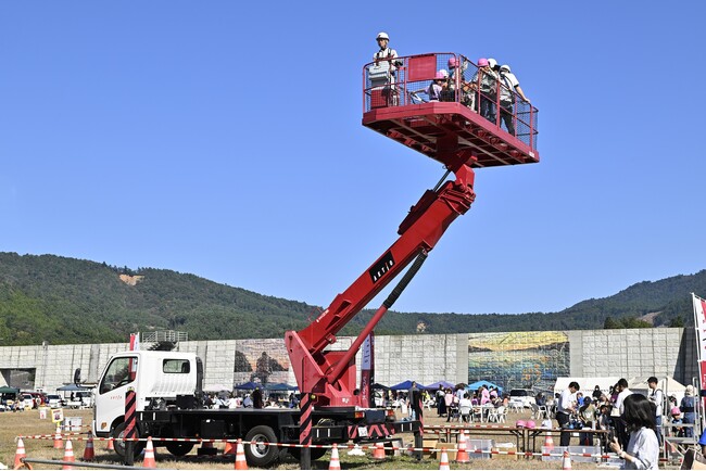 壁画完成披露会「OGATSU SEASIDE FES」に出展しました
