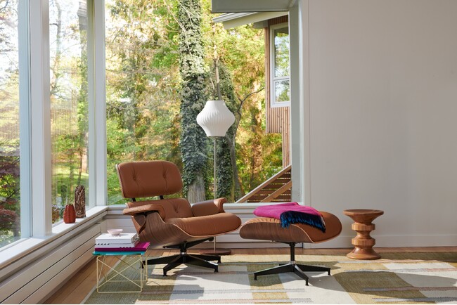 【Herman Miller】張地に竹由来の新素材を使用したEames Lounge Chair and Ottoman Bambooが登場