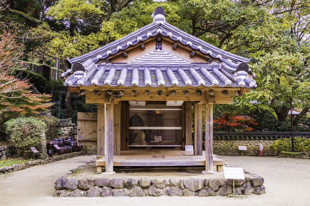 美しい紅葉のもとでキムチ作り＜キムジャン＞を体験しよう！「日韓グルメフェア2024 in 熱海」～熱海温泉で日韓文化の饗宴～