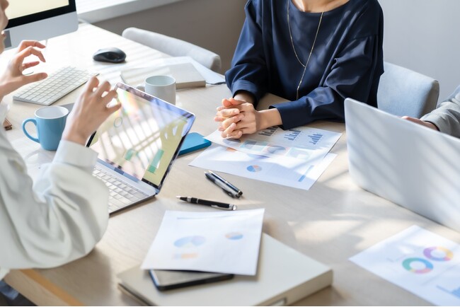 中堅人材の定着に向けた施策を実施している中小企業は約4割！合同会社triが中小企業の「中堅人材の定着」に関する実態調査を実施！