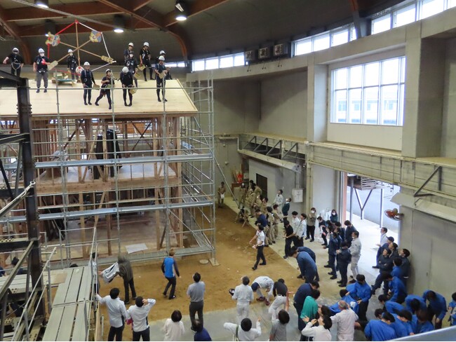 宮崎県立産業技術専門校生が建築した木造模擬家屋の上棟式を行います