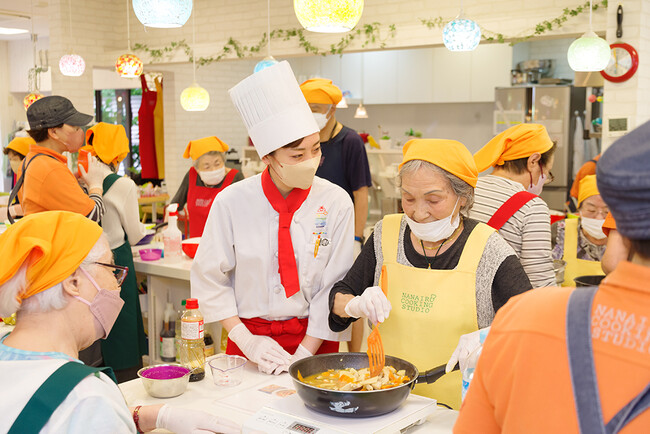 料理で高齢者の可能性を引き出す、料理教室型デイサービス「なないろクッキングスタジオ杉並宮前」11月1日オープン～東京都内4店舗目～
