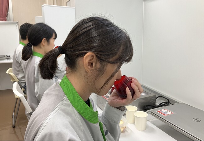 アメリカ油化学会から７年連続で「オリーブオイル官能評価パネル」認定