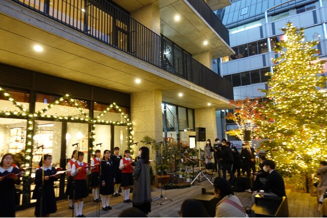 【広島アンデルセン】待ち遠しいクリスマス　聖歌隊の調べにのせて、ヒュッゲパークで点灯式開催（11月1日 金曜日）