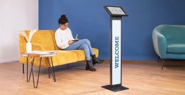 「VESAブランディング対応フロアスタンド – BrandMe」ご利用イメージⅠ 「VESAブランディング対応フロアスタンド – BrandMe」ご利用イメージⅠ