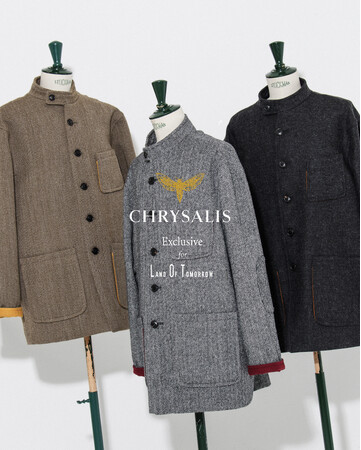 ランド オブ トゥモロー 丸の内店では、10月27日(日)から英国発のブランド＜クリサリス＞との別注コートを数量限定で発売します。