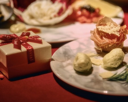 横浜で過ごすクリスマスを締めくくる生演奏と期間限定の極上ディナー