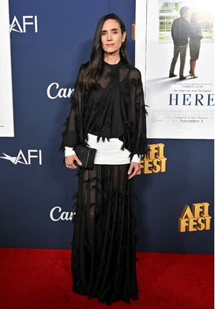 【ルイ・ヴィトン】ジェニファー・コネリー、2024 AFI映画祭で開催された「Here(原題)」のプレミアにルイ・ヴィトンを着用