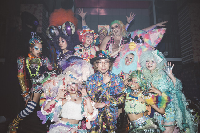 ASOBISYSTEMと米ニューヨークのクラブ・The Strangerがコラボレーション！ KAWAII MONSTER CAFEとSUSHIDELICのアイコンガールたちが夢のステージを披露