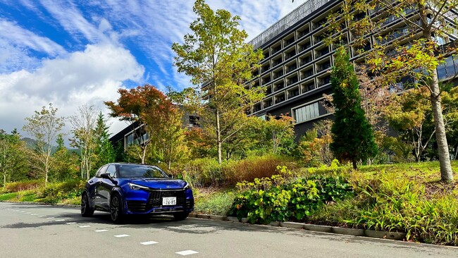 LEXUSと富士スピードウェイホテルが初コラボ　プレミアムな体験を加速させるLEXUS LBX MORIZO RRの試乗を3か月間限定で提供