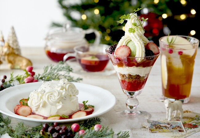 【Afternoon Tea】新作クリスマススイーツは、雪のように真っ白な「ホワイトスノードームケーキ」、クリスマスリース風の苺ミルフィーユを発売