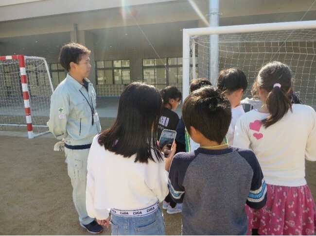 AR授業で防災意識を向上　官学連携で密集市街地の小学生に防災教育
