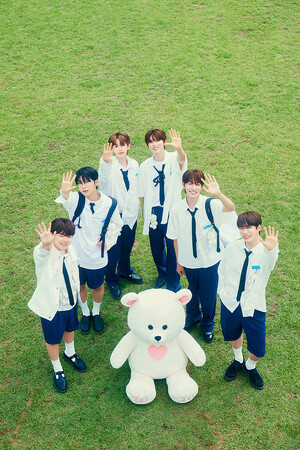 K-POP アイドル The Wind 3rd Mini Album ‘Hello : My First Love’ オンライン・オフラインイベント特典付き正規輸入盤の販売決定！