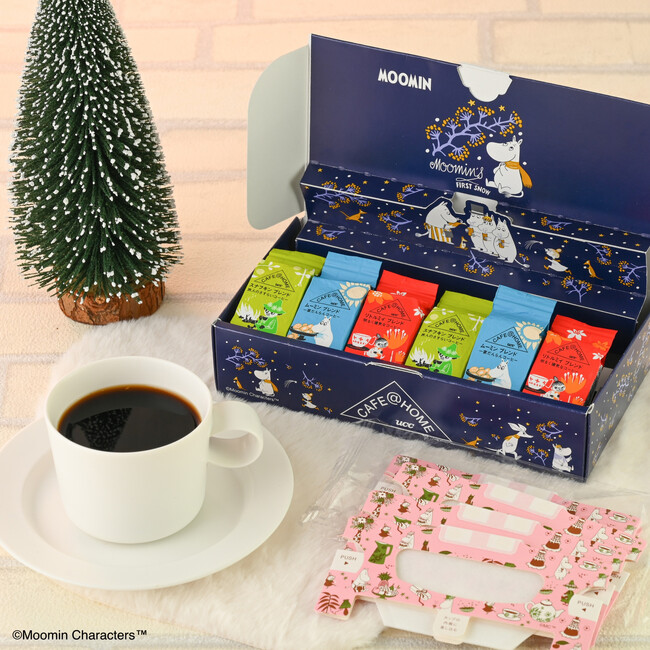 冬のパーティーを楽しむムーミンたちが飛び出るコーヒーボックス！ムーミン谷のクリスマスを感じられる『CAFE@HOME ムーミン谷 WINTER BOX』11月1日から数量限定で発売開始
