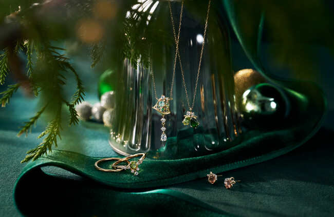 EAU DOUCE４℃より「2024 Holiday Collection」が登場　鳴り響く鐘の音色をモチーフにしたジュエリー