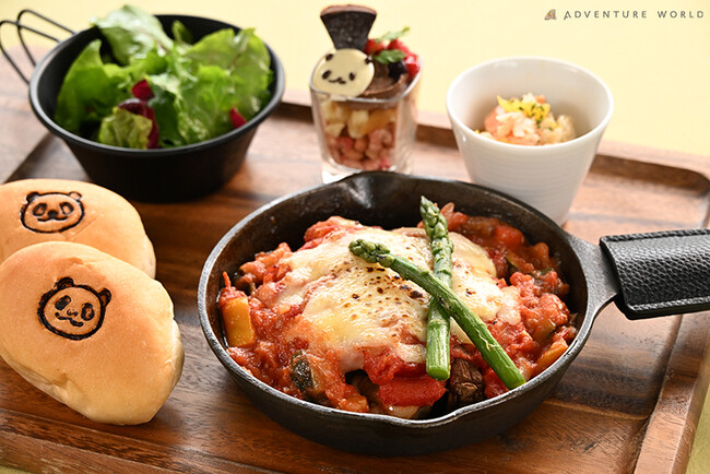 HAPPY PANDA ３０th　かわいくて美味しいパンダグルメがパーク内１３店舗で登場????食べるともらえる！３０周年記念グッズがセットになった「HAPPY PANDAセット」販売開始！