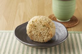 やみつきおにぎり(画像はイメージです。) やみつきおにぎり(画像はイメージです。)