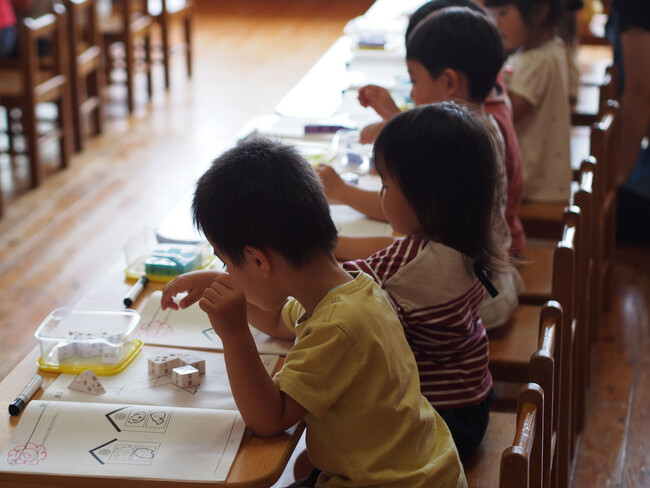 プラチナム学習会の幼児向けプログラム、仁愛保育園に正式導入