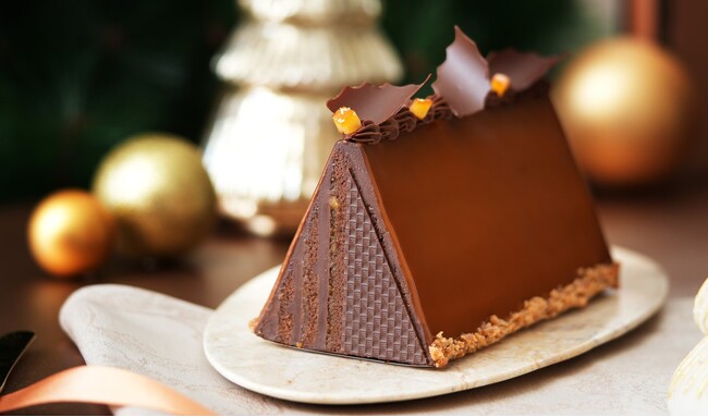 フランズチョコレートより、京都BAL店開業5周年を記念してクリスマスケーキ「FRAN’S PYRAMID CAKE」を新発売。