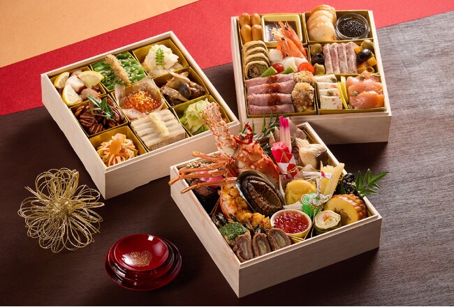 ロワジールホテル 那覇 2年ぶりに特製おせちを販売!「おせち~迎春 華やぎの和洋中三段重~」限定25台