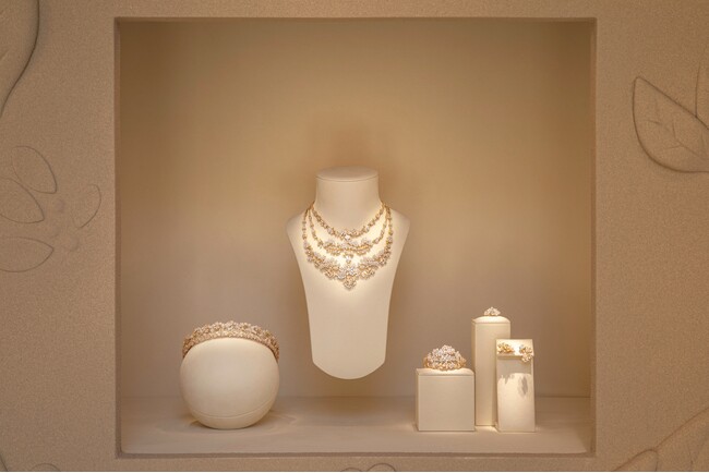【DIOR FINE JEWELLERY】ハイジュエリーコレクション「ディオラマ ＆ ディオリガミ」の第二章をアブダビで発表