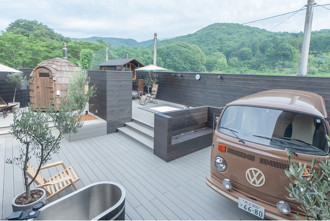 都心から90分の自然の中、会議のあとはサウナでととのう。COMORIVER「アウトドア企業合宿」のご案内