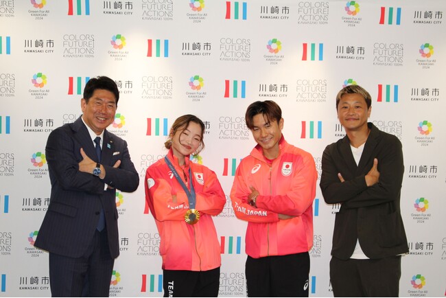 パリ２０２４オリンピック競技大会で優勝した湯浅 亜実さんと４位に入賞した半井 重幸さんが市長を表敬しました