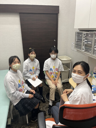 有明みんなクリニック、かえつ有明中学校の職場体験を実施