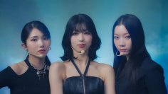 【MUSIC ON! TV(エムオン!)】IS:SUE THE BEGINNING<#3>IS:SUE×かとうみさと(映像監督)光と影をテーマにプロジェクションマッピングを投影したステージで「THE FLASH GIRL」SPパフォーマンス!2ndシングル収録曲の全曲解説も!11/24(日)夜9時~放送!