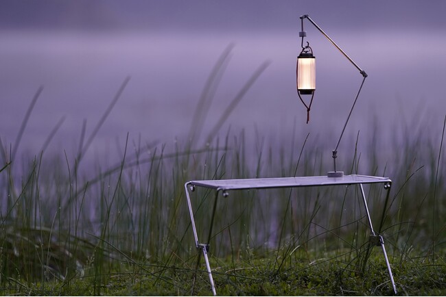 TOKYO CRAFTS（トウキョウクラフト）から マグネット式のランタンスタンド「グラフアーム」と 立体サイドスタンド「エレバート シェルフ」が登場！11月15日(金)19時より予約販売開始！