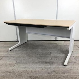 【新規大量入荷情報】1,400ｍｍで作業スペース広々！ デスクワークを快適に過ごしたい方におすすめ！ コクヨ製 木目天板の平机が約300台入荷しました！