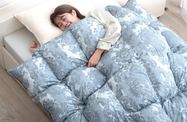 『コインランドリーで洗える羽毛布団』 2024ラインナップを発表！羽毛の親水性を向上させる“アレルGプラス”加工で洗濯が可能に