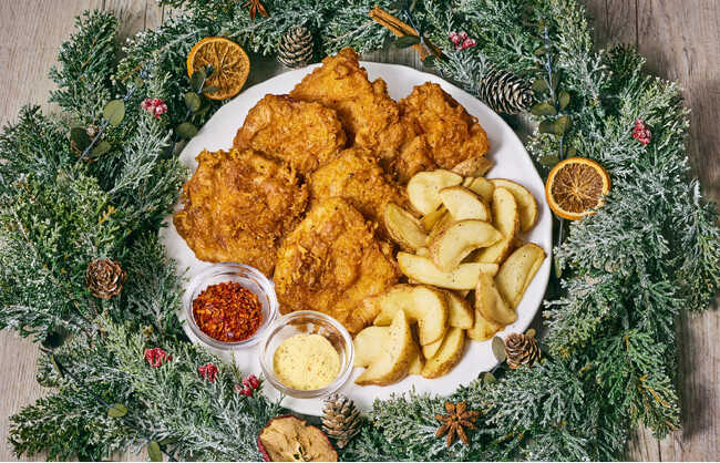 ＼クリスマス当日も予約なしで購入可！／店内調理でザクザク食感肉厚ジューシー！パーティーシーンを彩る、お得な4種のチキンボックス