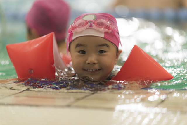 子供のスポーツ系習い事の人気ランキング圧倒的１位は「水泳」！　　ダンス・チア、柔道・空手・剣道なども大人気！