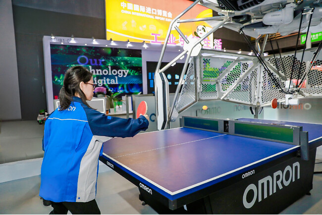 生成AIで進化した卓球ロボット「フォルフェウス」が「SEMICON Japan 2024」に登場！
