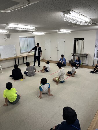 KID ACADEMY SPORTS灘校にて辻秀一先生による「ごきげん授業」を開催！