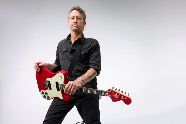 Foo Fighters クリス・シフレットのUSA製の新シグネイチャーモデル『Chris Shiflett Cleaver Telecaster(R) Deluxe』2024年11月20日（水）発売