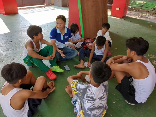 11月20日は「世界こどもの日」。フィリピンで30年間活動するNGO・アイキャンが、路上の子どもたちの未来を変える「路上教育」のための募金活動を開始します！