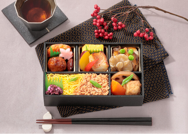 12/1より販売開始の新弁当！なだ万厨房 期間限定 「季節御膳『冬めく』」～冬の豊かな味わいと、彩り溢れた一膳でぬくもりのひとときを～