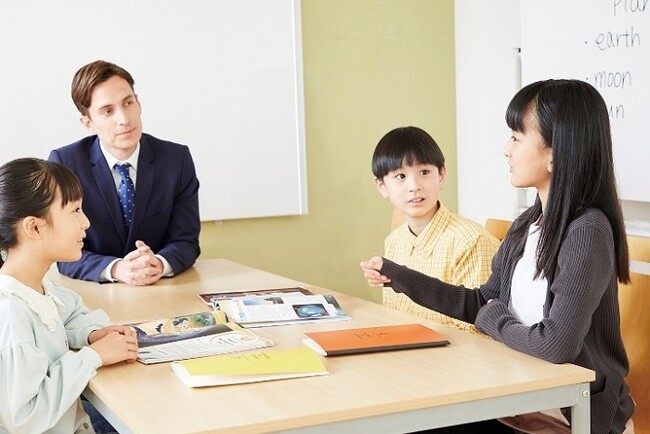 英会話力・思考力・表現力を育み、海外留学レベルの英語力を目指す　Kids Duo advancedが2025年2月東京・国立に新規開校